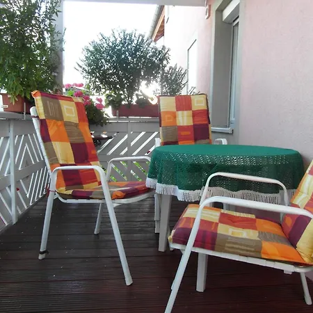 In Mit Grossem Balkon Bischberg