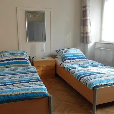 In Mit Grossem Balkon